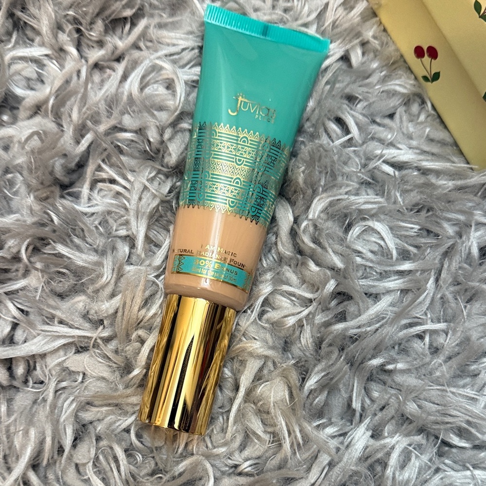 Juvia's Place Natural Radiance Foundation